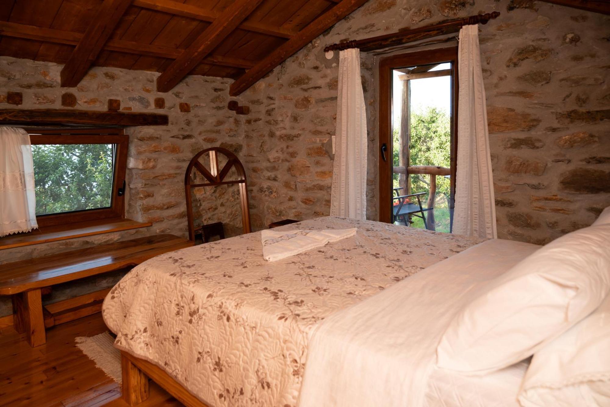 Aristoteli'S Stone House Makrirrákhi Екстериор снимка
